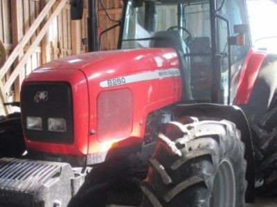 Massey Ferguson 8260